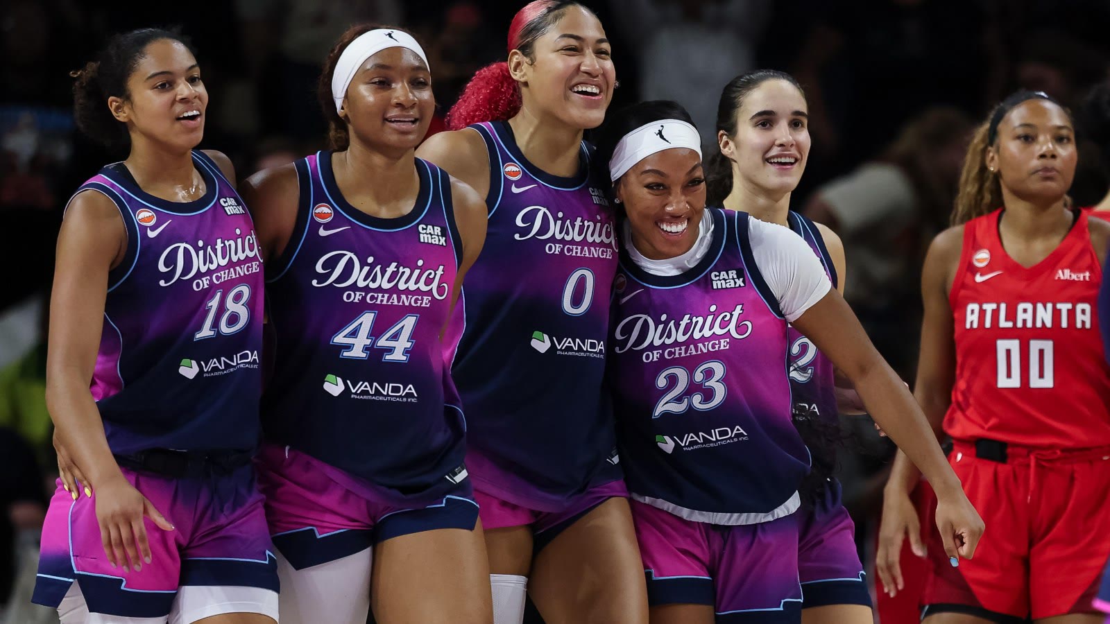 Shakira Austin and the Mystics celebrate a win